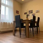 Háromszobás A Főutcán *