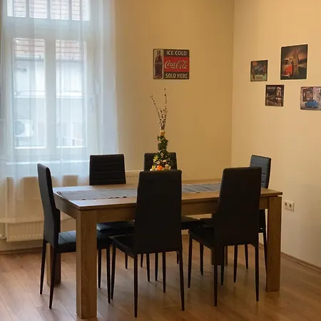Haromszobas A Foutcan * Miskolc