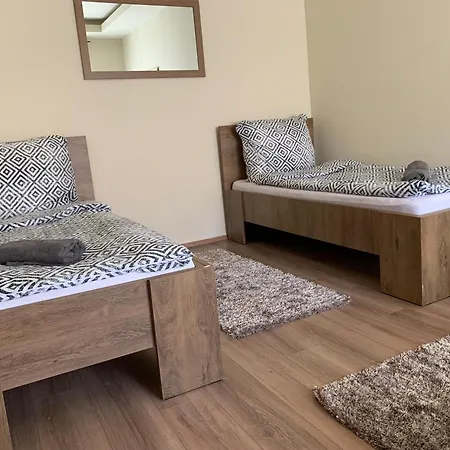 Haromszobas A Foutcan Miskolc